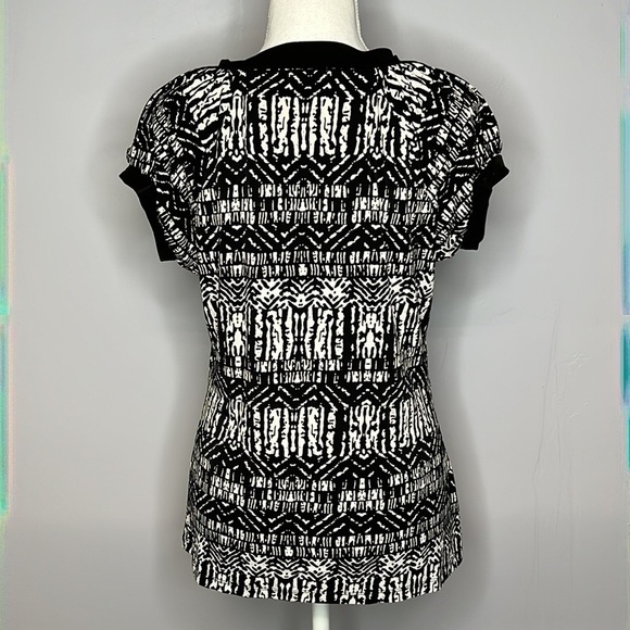 LIZ & CO. BLACK AND WHITE SHIRT SLEEVE BLOUSE Small - Picture 2 of 5